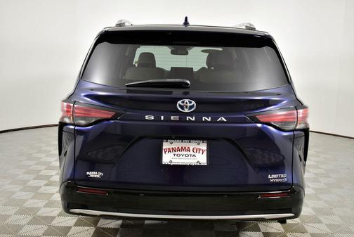 2021 Toyota Sienna Limited 7-Passenger