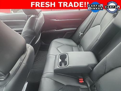 2022 Toyota Camry Hybrid XLE