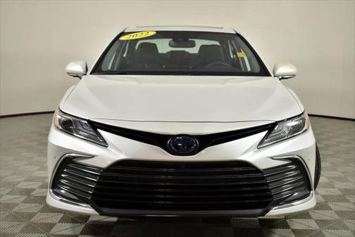 2022 Toyota Camry Hybrid XLE