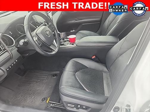 2022 Toyota Camry Hybrid XLE