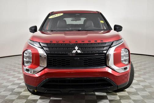 2022 Mitsubishi Outlander SE