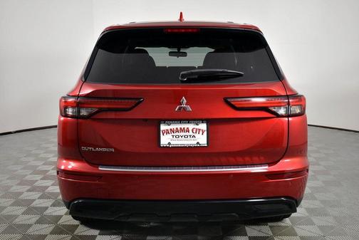 2022 Mitsubishi Outlander SE