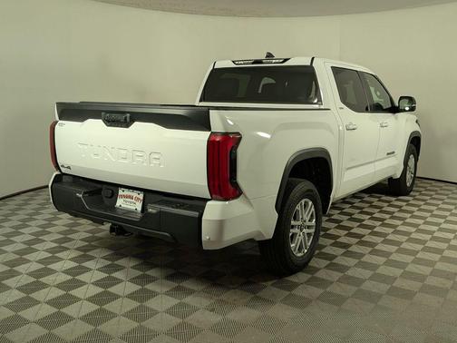 Ice 2025 Toyota Tundra SR5