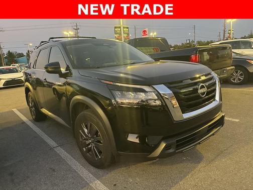 2023 Nissan Pathfinder SV FWD