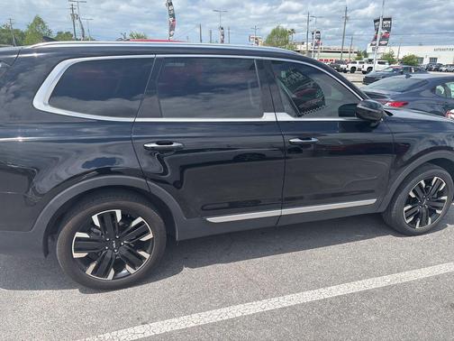 Ebony Black 2023 Kia Telluride SX