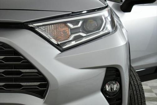 2019 Toyota RAV4 Hybrid SE