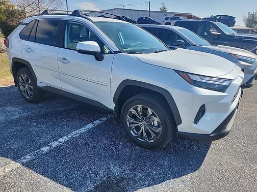 2025 Toyota RAV4 Hybrid XLE Premium