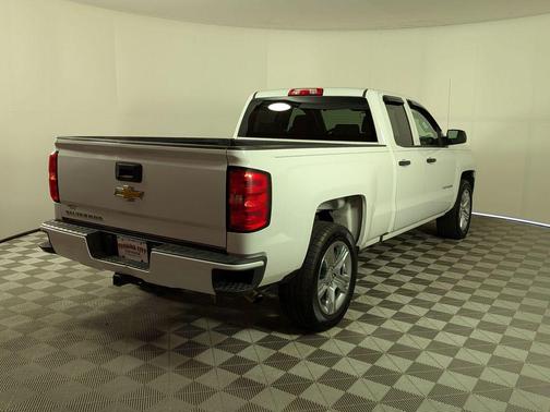 Summit White 2017 Chevrolet Silverado 1500 Custom