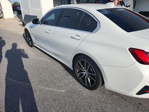 Alpine White 2019 BMW 330 330i