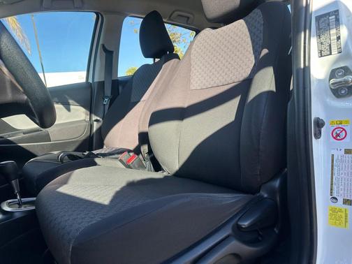 2017 Toyota Yaris L