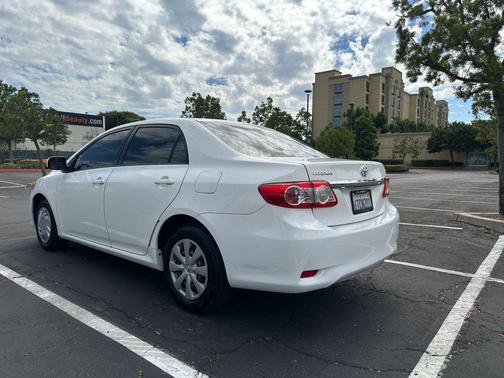 2011 Toyota Corolla LE