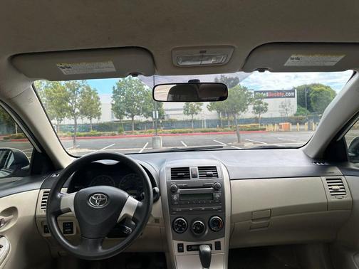 2011 Toyota Corolla LE
