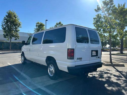 2012 Ford E350 Super Duty XL