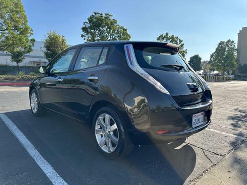 2011 Nissan Leaf SL