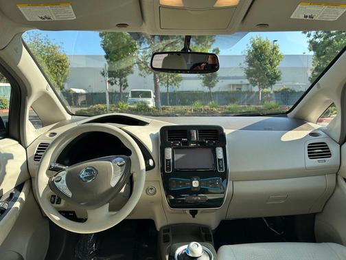2011 Nissan Leaf SL