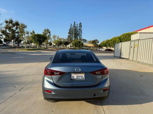 2016 Mazda Mazda3 i Sport