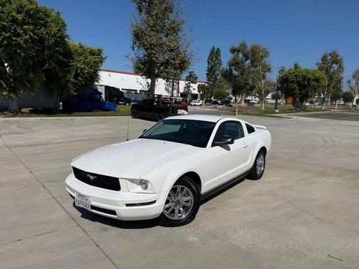 2006 Ford Mustang Deluxe