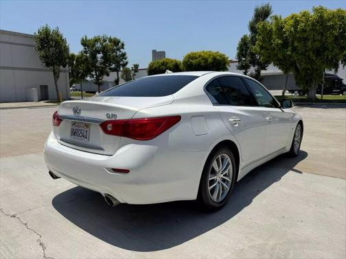 2015 INFINITI Q50 Premium