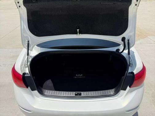 2015 INFINITI Q50 Premium