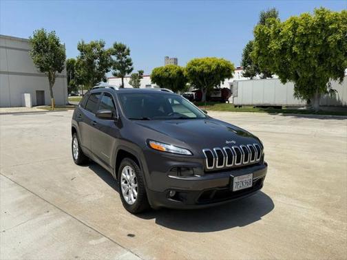 2016 Jeep Cherokee Sport