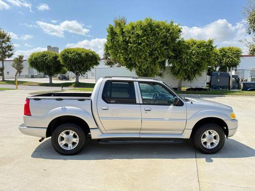 2004 Ford Explorer Sport Trac XLS