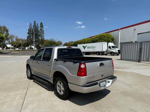 2004 Ford Explorer Sport Trac XLS
