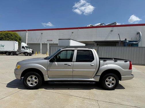 2004 Ford Explorer Sport Trac XLS