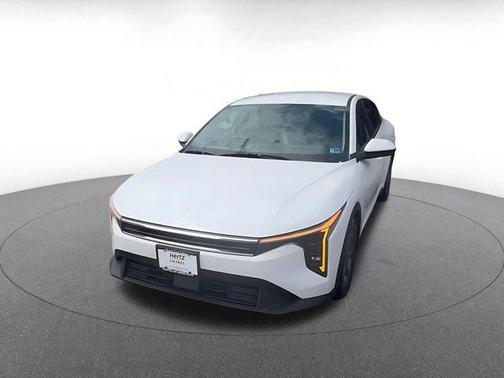 Snow White Pearl 2025 Kia K4 LXS