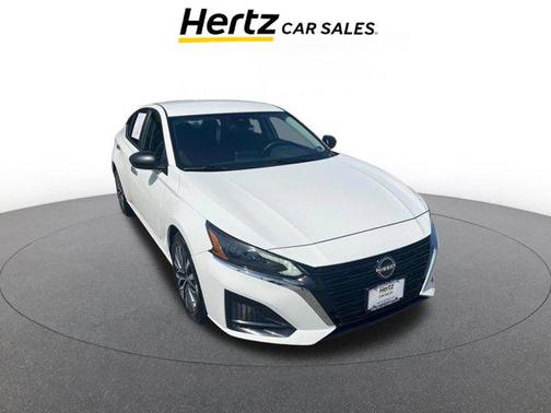 Glacier White 2025 Nissan Altima SV FWD