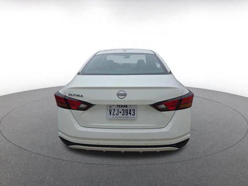 Glacier White 2025 Nissan Altima SV FWD