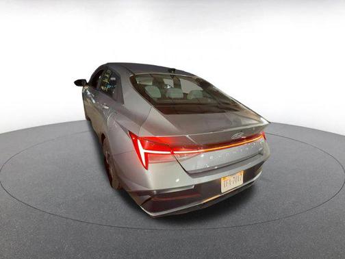 2025 Hyundai ELANTRA HEV Limited