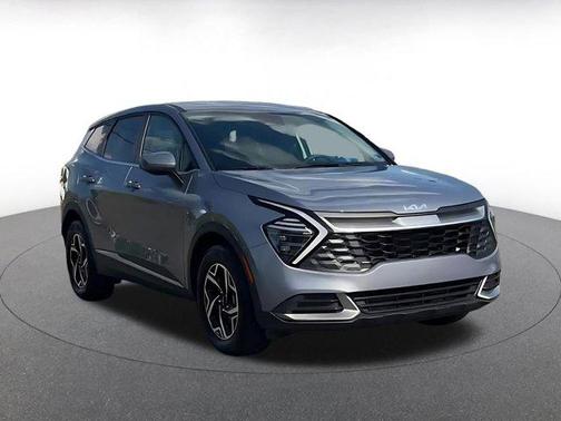 Everlasting Silver 2025 Kia Sportage LX