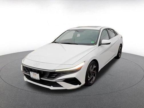 2025 Hyundai ELANTRA SEL