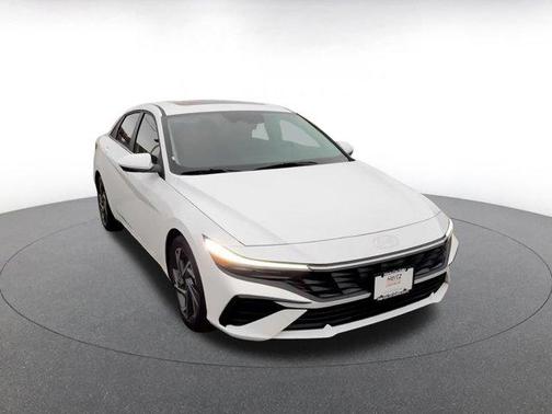 2025 Hyundai ELANTRA SEL