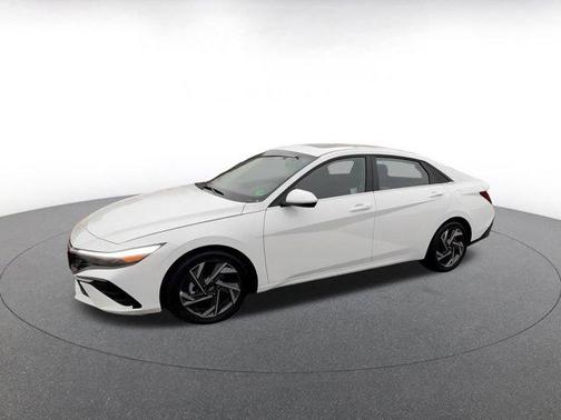 2025 Hyundai ELANTRA SEL