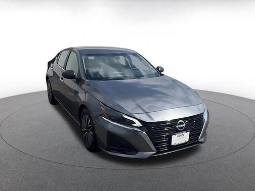 Gun Metallic 2025 Nissan Altima SV FWD