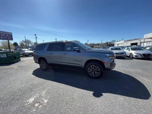Photo 2 of 46 of 2022 Chevrolet Suburban Z71