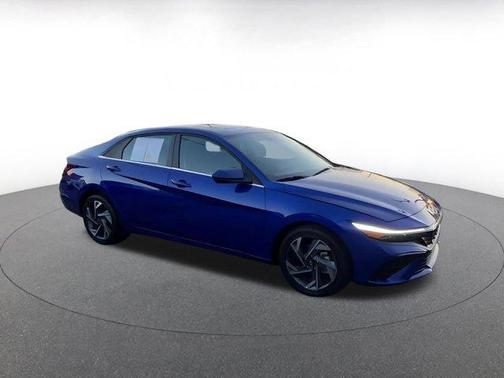 2025 Hyundai ELANTRA SEL