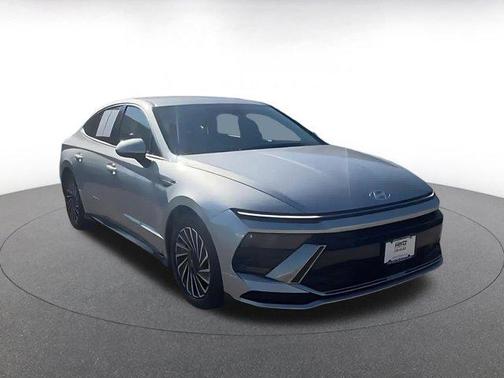 Aero Silver 2025 Hyundai SONATA Hybrid SE