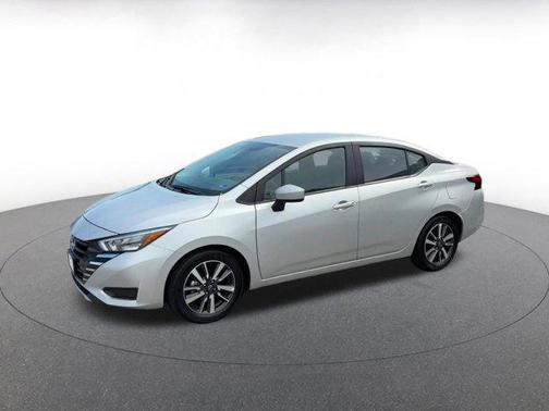 Brilliant Silver Metallic 2025 Nissan Versa 1.6 SV