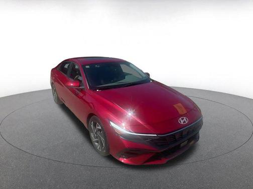 2025 Hyundai ELANTRA SEL