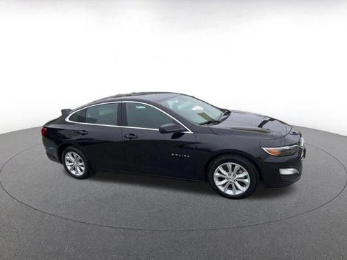 Mosaic Black Metallic 2024 Chevrolet Malibu FWD 1LT