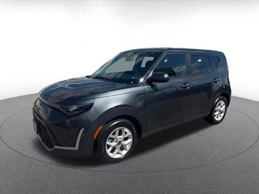 Gravity Gray 2025 Kia Soul LX