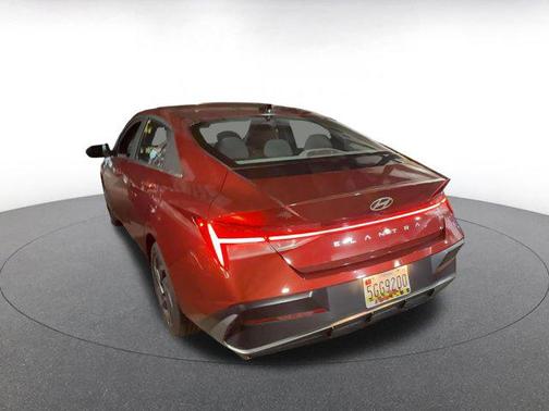 2025 Hyundai ELANTRA SEL