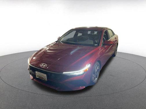 2025 Hyundai ELANTRA SEL