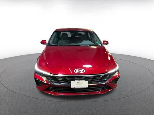 2025 Hyundai ELANTRA SEL