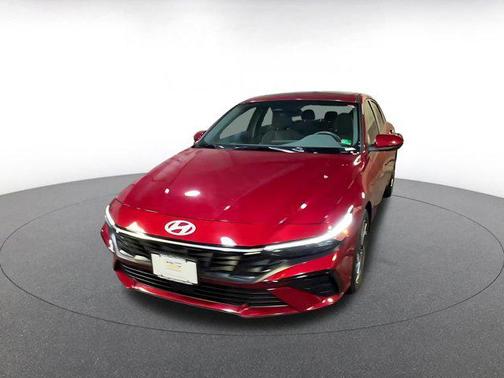 2025 Hyundai ELANTRA SEL