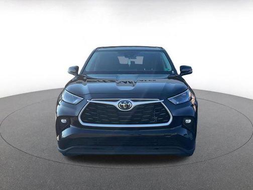2025 Toyota Highlander LE