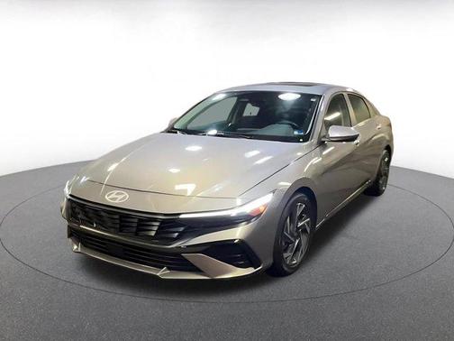 2025 Hyundai ELANTRA SEL