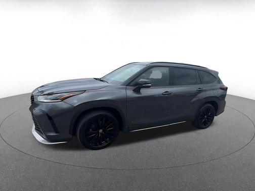 Gray 2025 Toyota Highlander XSE